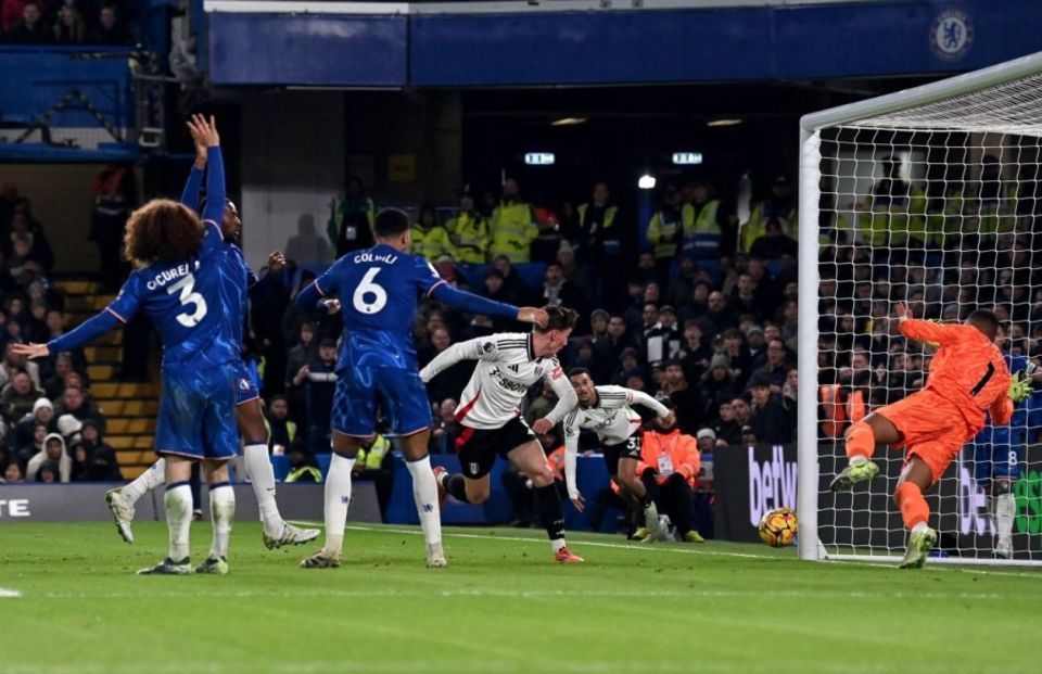 雪花飘飘北风萧萧，记者：世界杯抽签仪式场外下着大雪